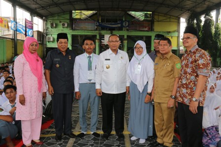  Kadis Kominfo Kota Medan Bersama Wakil Walikota Medan Hadiri Pembukaan Gebyar Ramadhan Fair SMK Tritech Informatika Medan