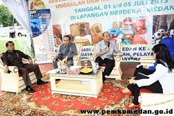 TALKSHOW WALIKOTA MENDENGAR MENGANGKAT TOPIK MEREDAM KENAIKAN HARGA BARANG