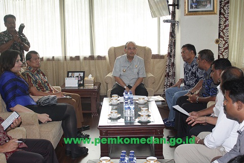 PLT WALIKOTA MEDAN TERIMA AUDENSI DARI MAJELIS TINGGI AGAMA HINDU KOTA MEDAN