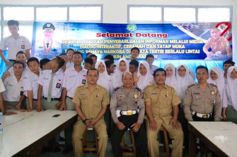 Kabid Teknogi Aplikasi dan Informasi Diskominfo Medan Melaksanakan Dialog Interaktif,Ceramah dan Tatap Muka di SMAN 7 Medan