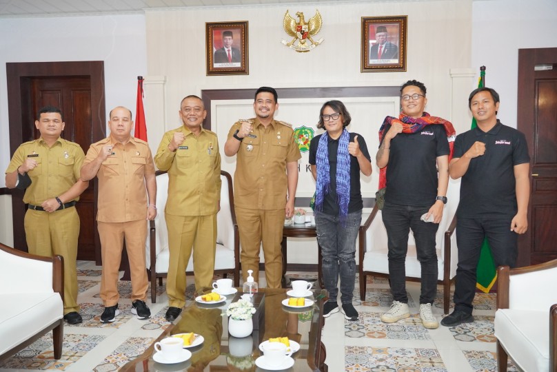 Sekretaris Dinas Kominfo Dampingi Wali Kota Medan Menerima Kunjungan Viky Sianipar