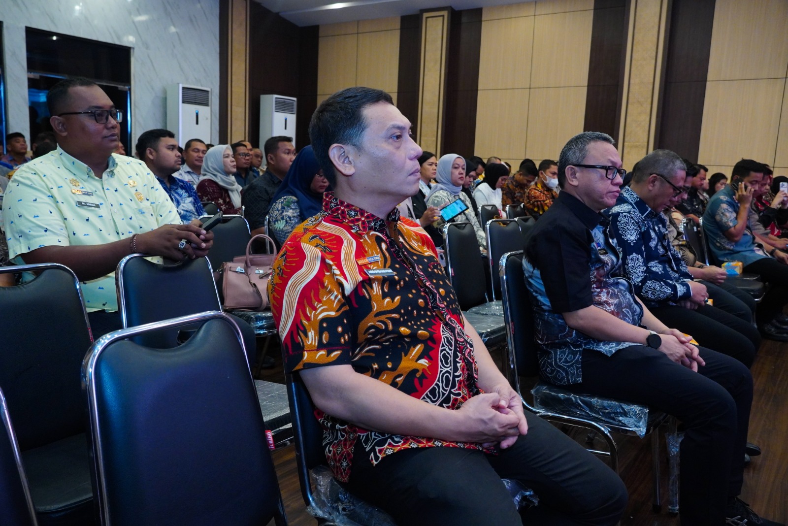 Dinilai Belum Maksimal, Wali Kota Medan Beri Tenggat Camat Tuntaskan Digitalisasi Bansos