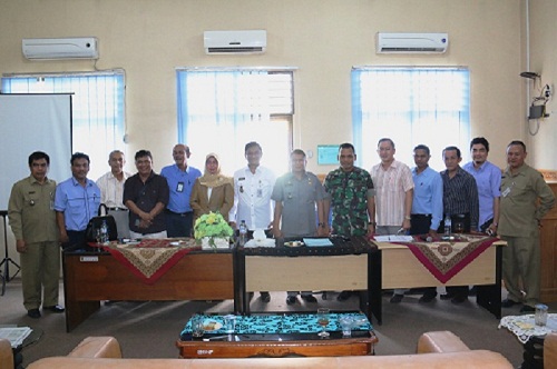 Kepala Dinas Komunikasi dan Informatika (Diskominfo) Kota Medan Drs Darussalam Pohan MAP menerima kunjungan dari tim Kementerian kordinator bidang Politik, Hukum dan Keamanan Republik Indonesia di aula Kantor Dinas Kominfo Kota Medan, Rabu (27/5)