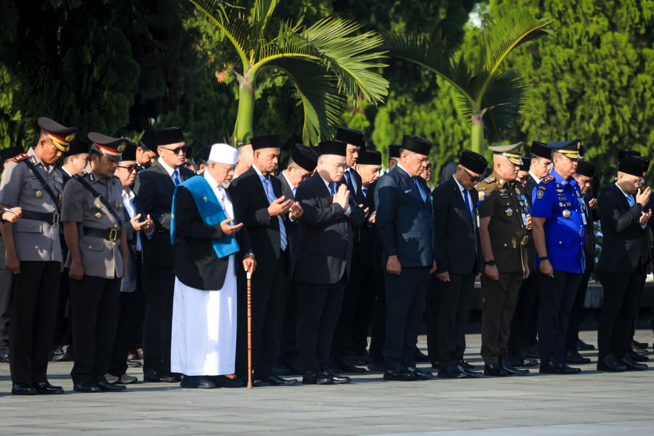Sambut HUT Kota Medan ke- 436, Rico Waas Pimpin Ziarah Makam Pahlawan dan Ajak Generasi Muda Maknai Perjuangan Masa Lalu